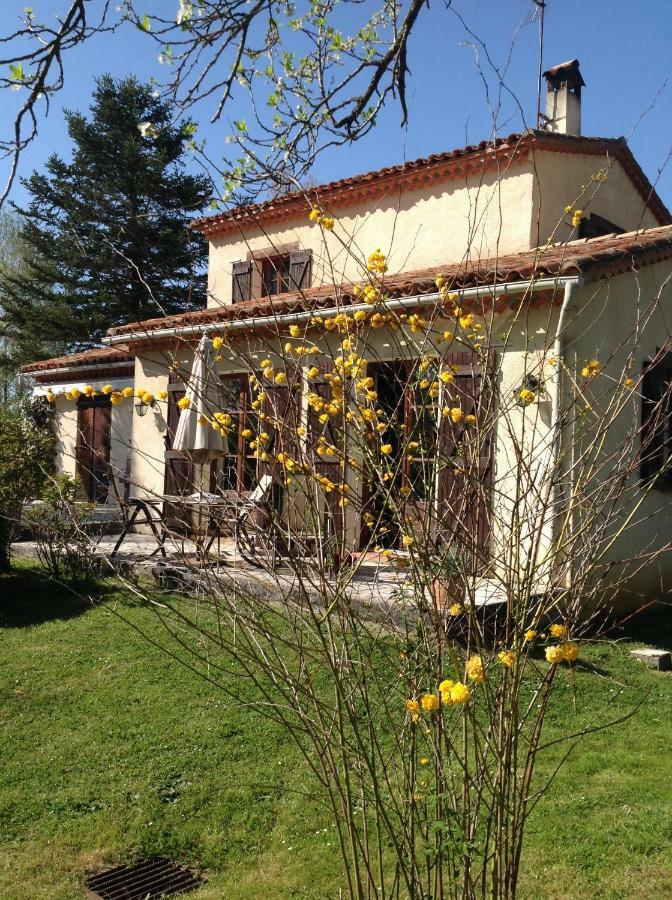 Chez Irene Bed and Breakfast Saint-Quentin-la-Tour Εξωτερικό φωτογραφία
